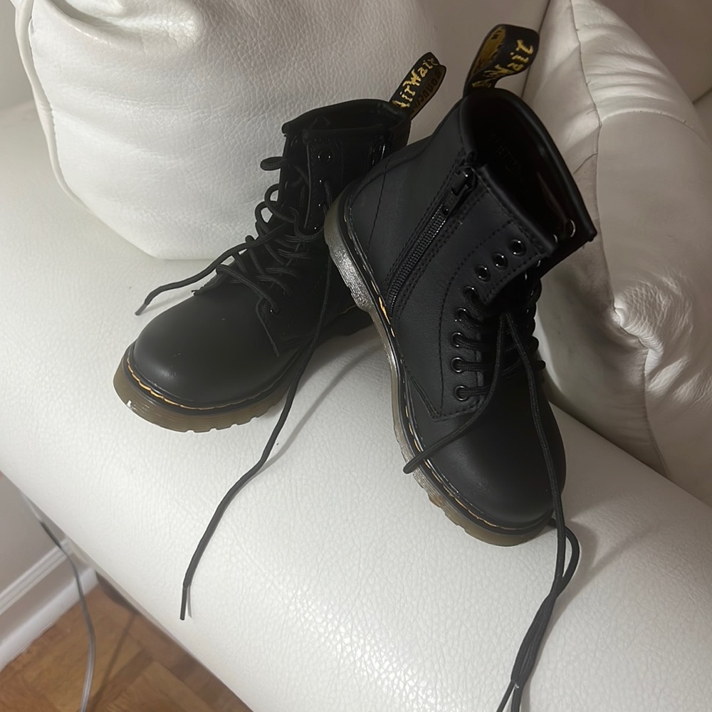 Girls boots